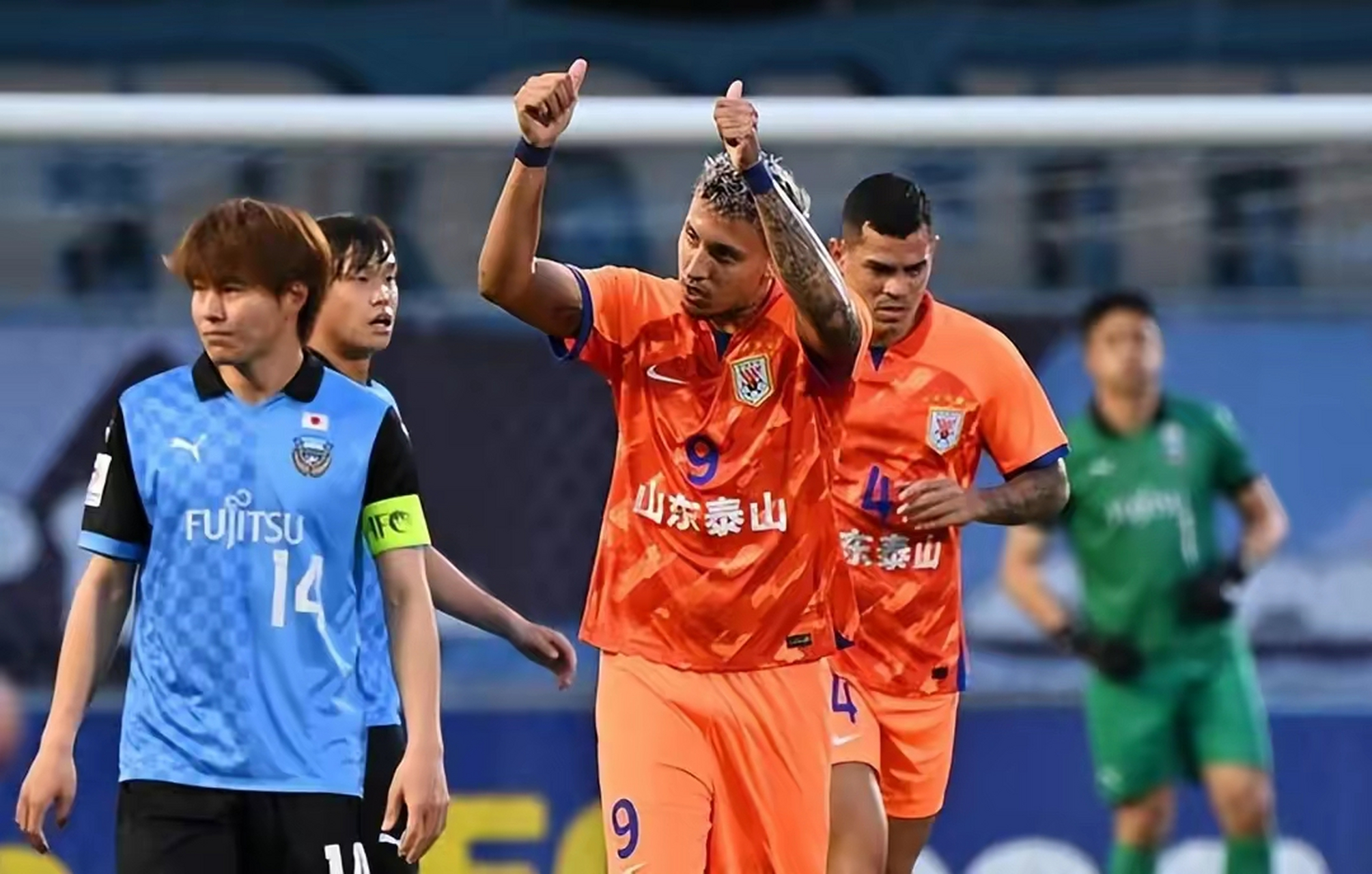 今夜山东泰山备战亚冠；官宣签约细节曝光；赛场秩序良好；阵容厚度经受考验的简单介绍-开云下载